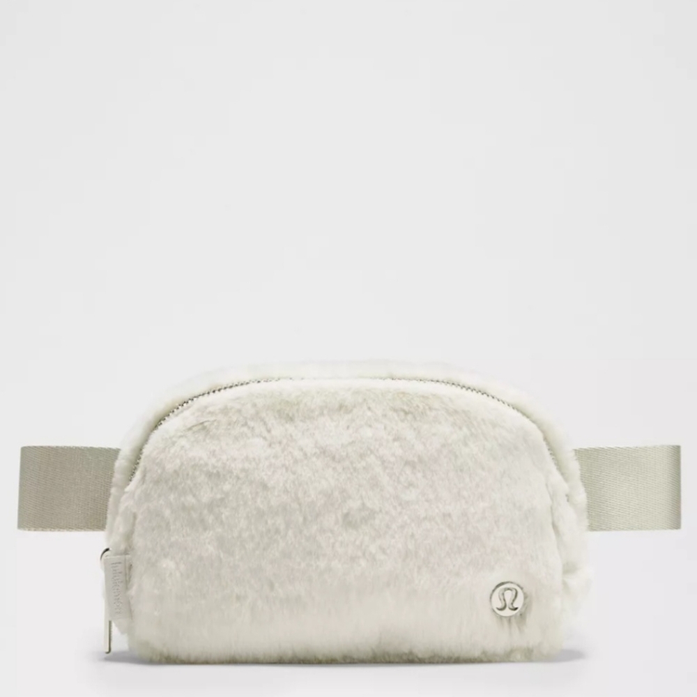 Lulumon everywhere belt